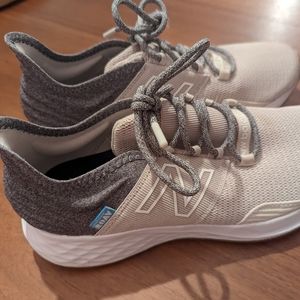 New balance sneakers size 8